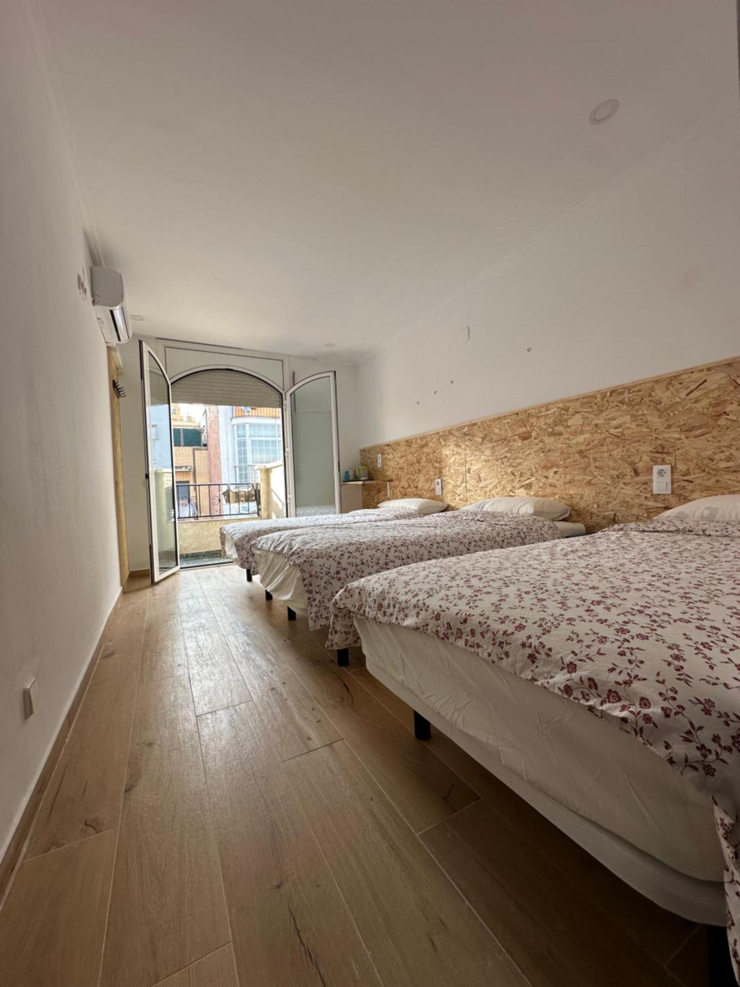 Fudodo舒适3 Beds L'Hospitalet de Llobregat Exterior foto